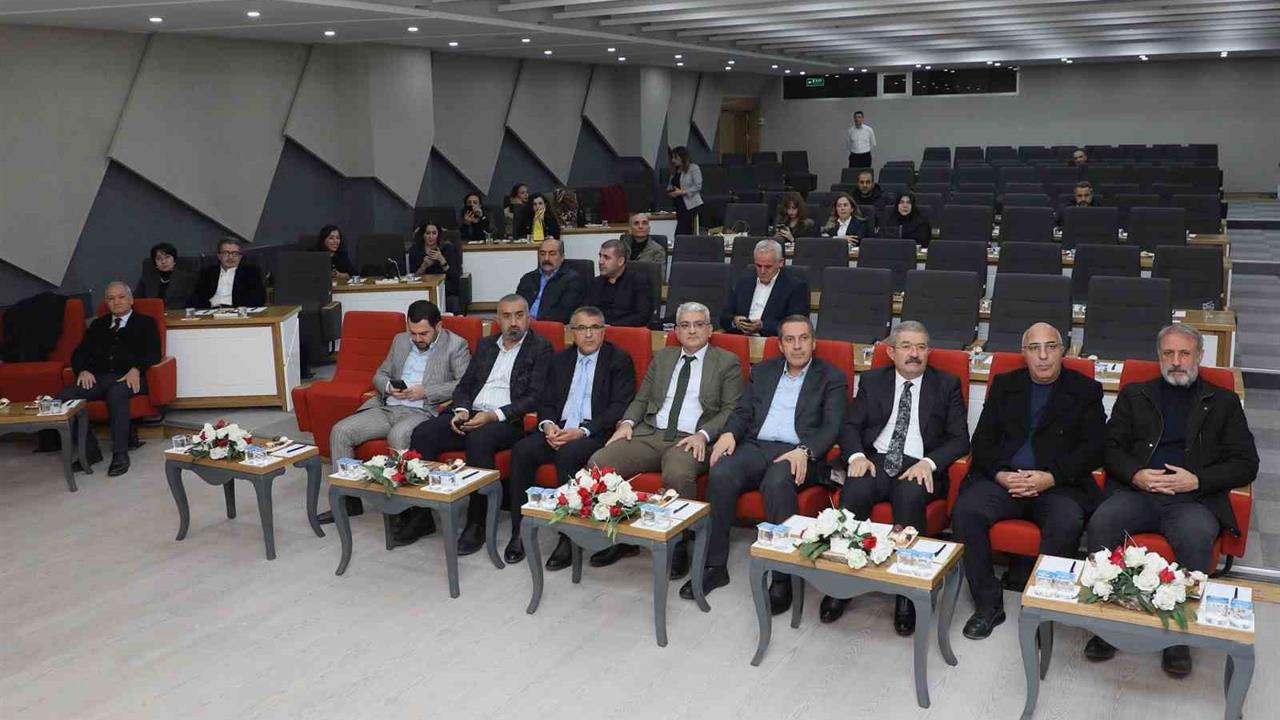 Van'da Hakemler Eğitimi Sertifika Töreni, Ticaret ve Sanayi Odası'nda düzenlendi.