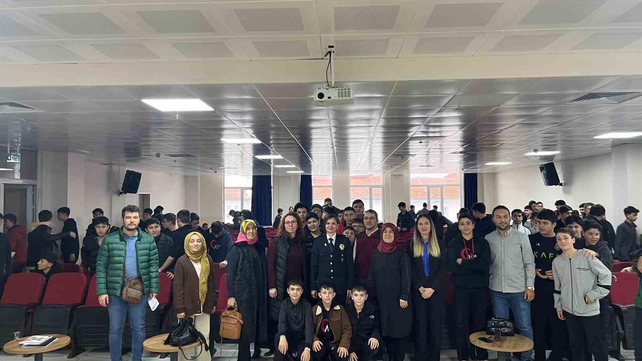 Afyonkarahisar’da Lise Öğrencilerine Yönelik Eğitim Programında Çocuk Suçları Anlatıldı