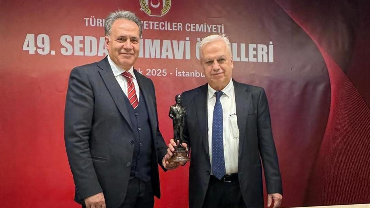 Malatya'da Prof. Dr. Sezai Yılmaz’a TGC Sedat Simavi Ödülü Verildi.