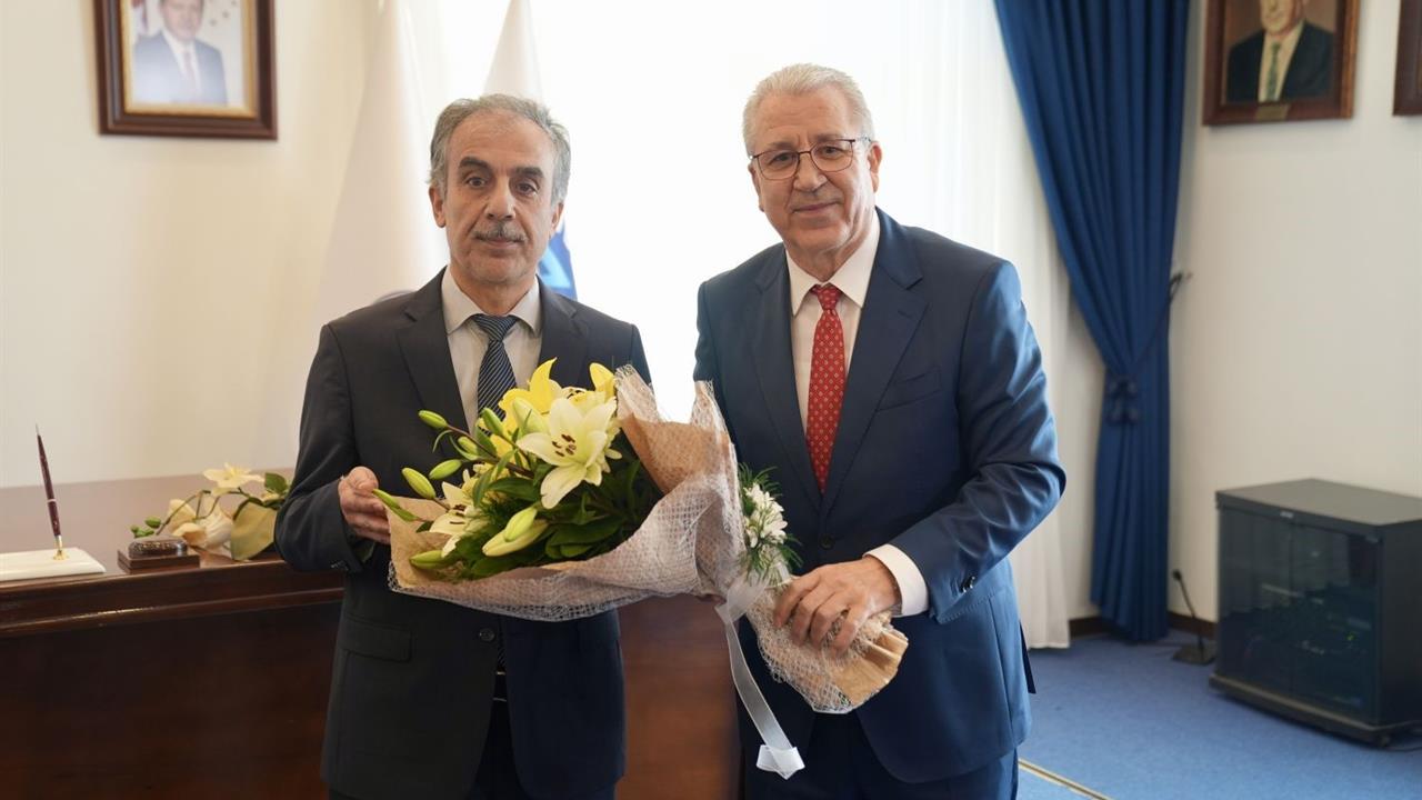 İzmir'de Ege Üniversitesi'nde Prof. Dr. Musa Alcı Rektörlük Görevine Atandı