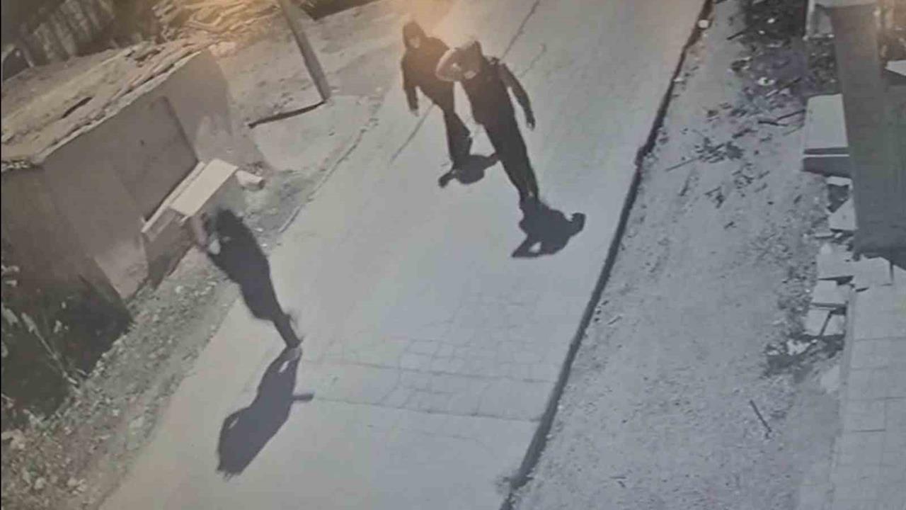 Eskişehir Odunpazarı'nda Kombi Çalan 5 Şüpheliden 4'ü Tutuklandı