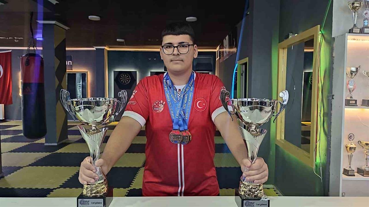 Ankara'da Milli Dart Sporcusu Faruk Berkay Atasayar, Uluslararası Arenada Başarılar Kazandı