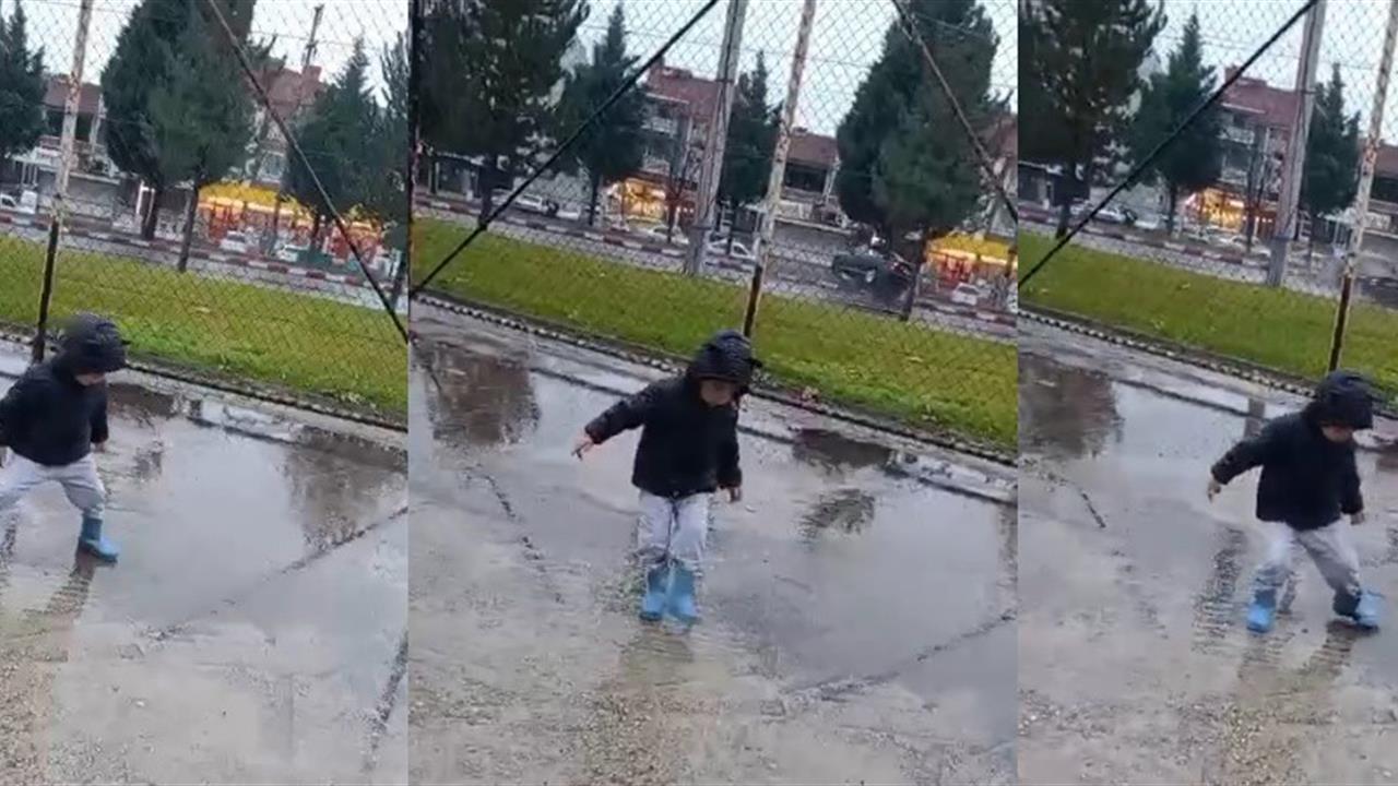 Kütahya Tavşanlı'da Kontrolden Çıkan Araç Ağaca Çarptı, 2 Yaralı