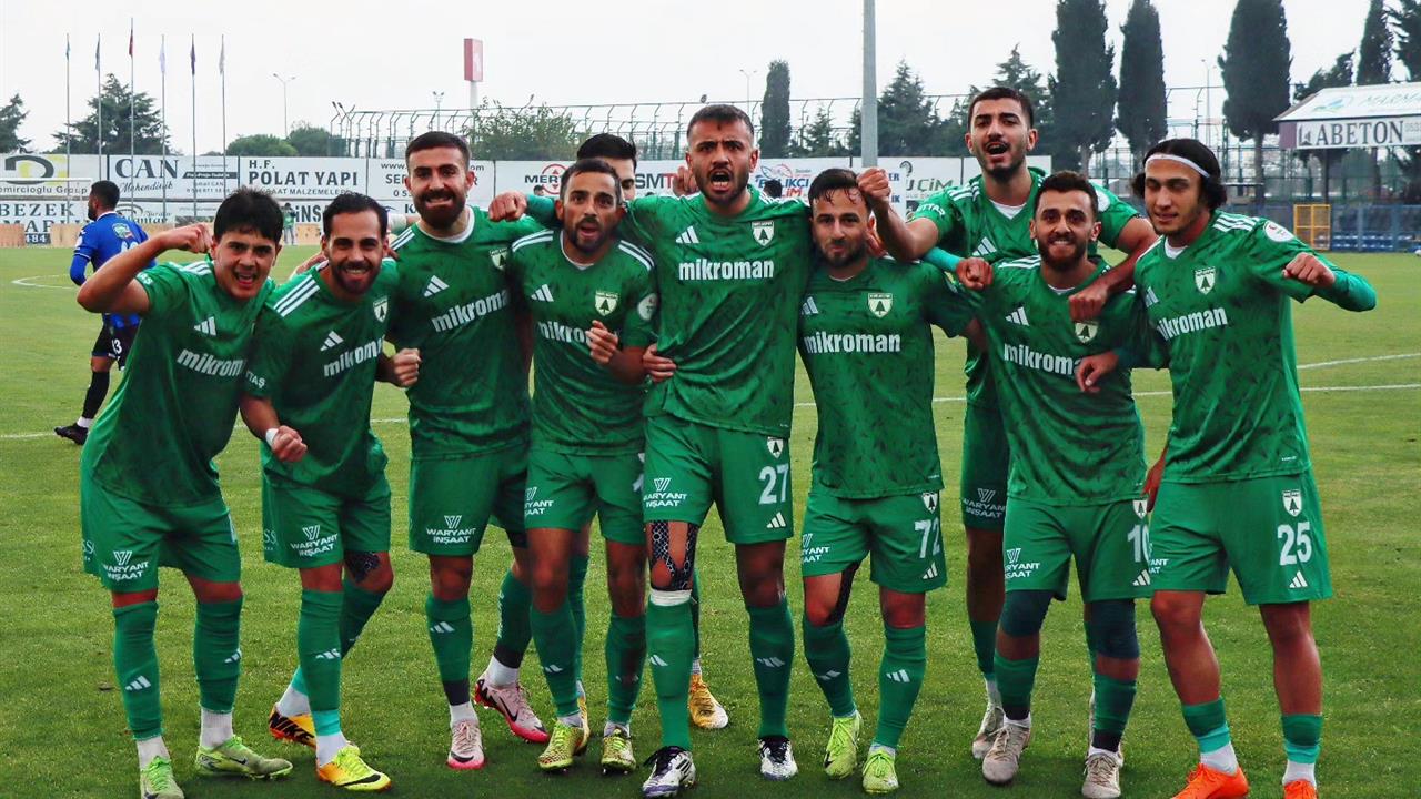 Muğlaspor, Karacabey Belediye Spor'u 1-0 Yenerek Zirveye Çıktı