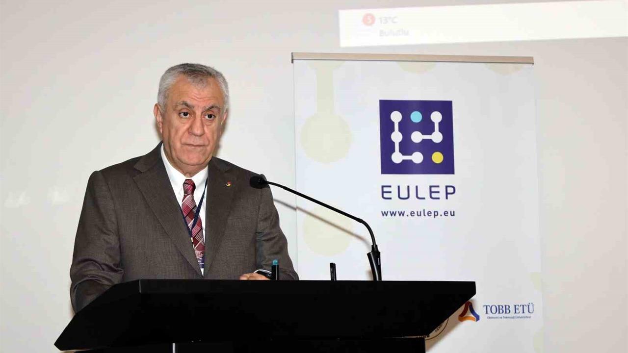 Adana'da Gerçekleştirilen Mesleki Eğitim Konferansında Eğitim Stratejileri Tartışıldı