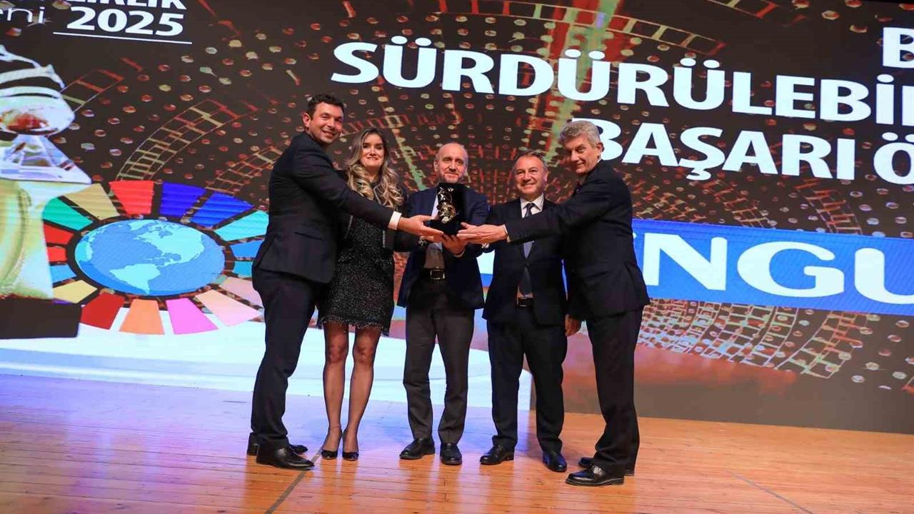 Bursa’da Yapılan Sürdürülebilirlik Ödül Töreninde Penguen Gıda Başarı Ödülüne Layık Görüldü