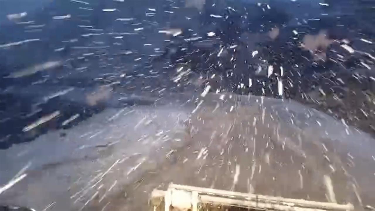 Siirt Pervari'de Yoğun Kar Yağışı Nedeniyle Yol Açma Çalışmaları Başladı