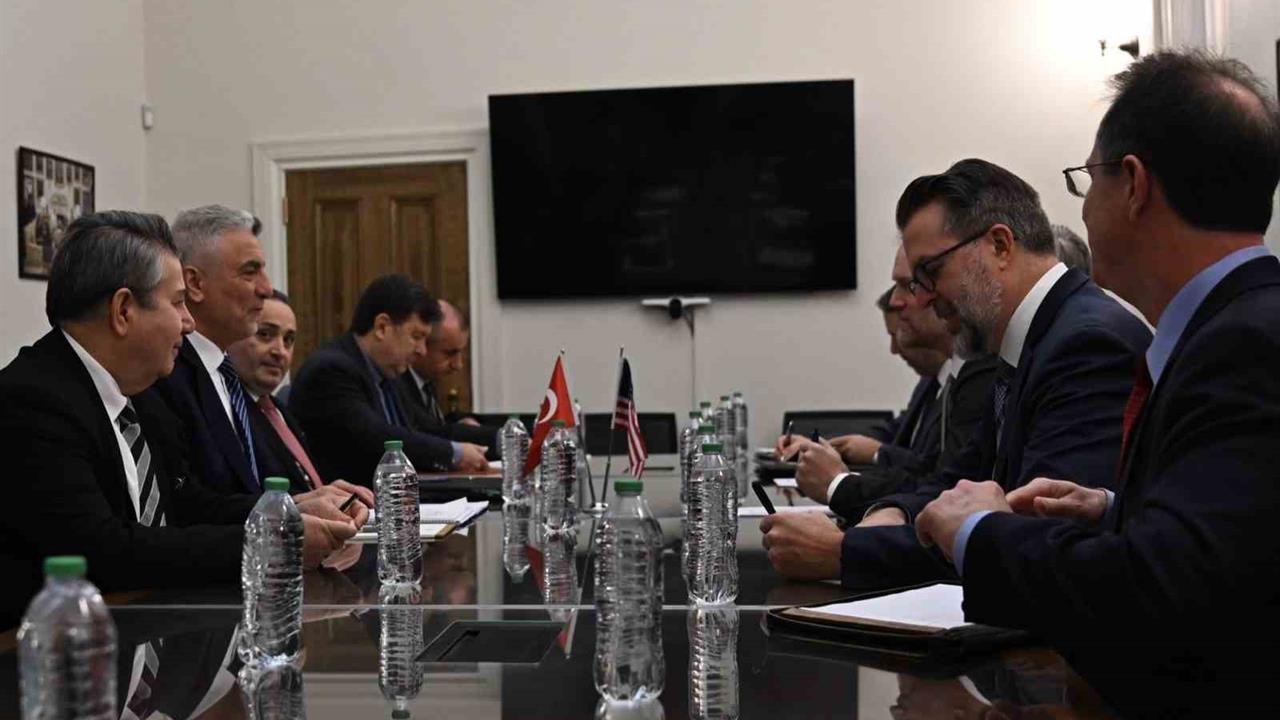 Ankara'da Bakan Bolat, ABD Ticaret Temsilcisi Jamieson Greer ile görüştü.