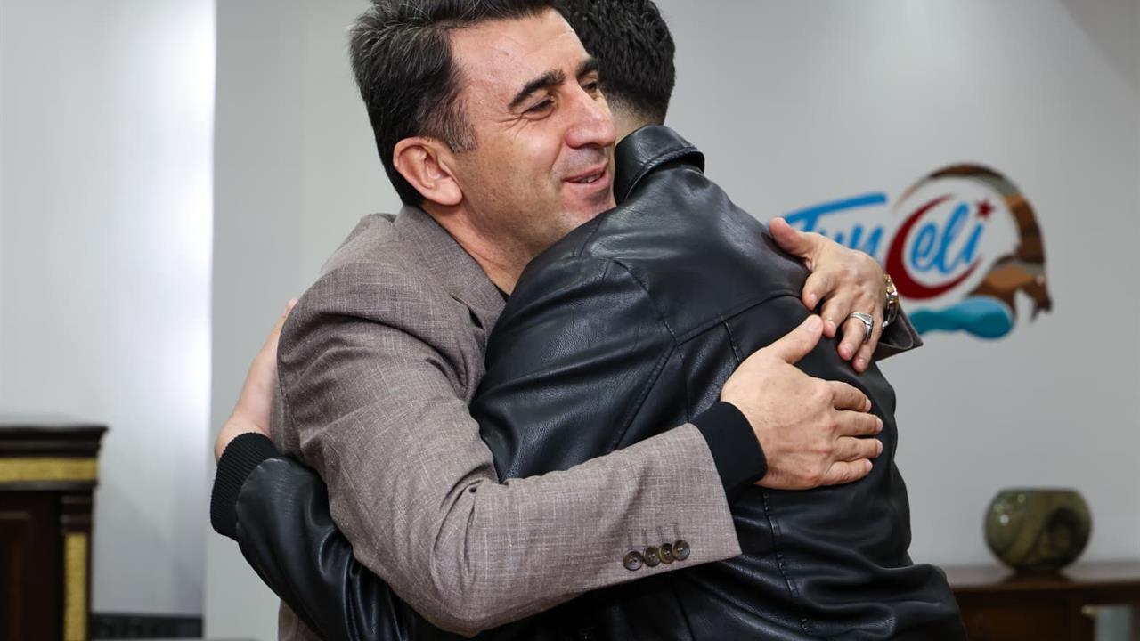 Tunceli Valisi Şefik Aygöl, Üniversite Öğrencisi Emirhan Kılıç'ın Doğum Gününü Kutladı