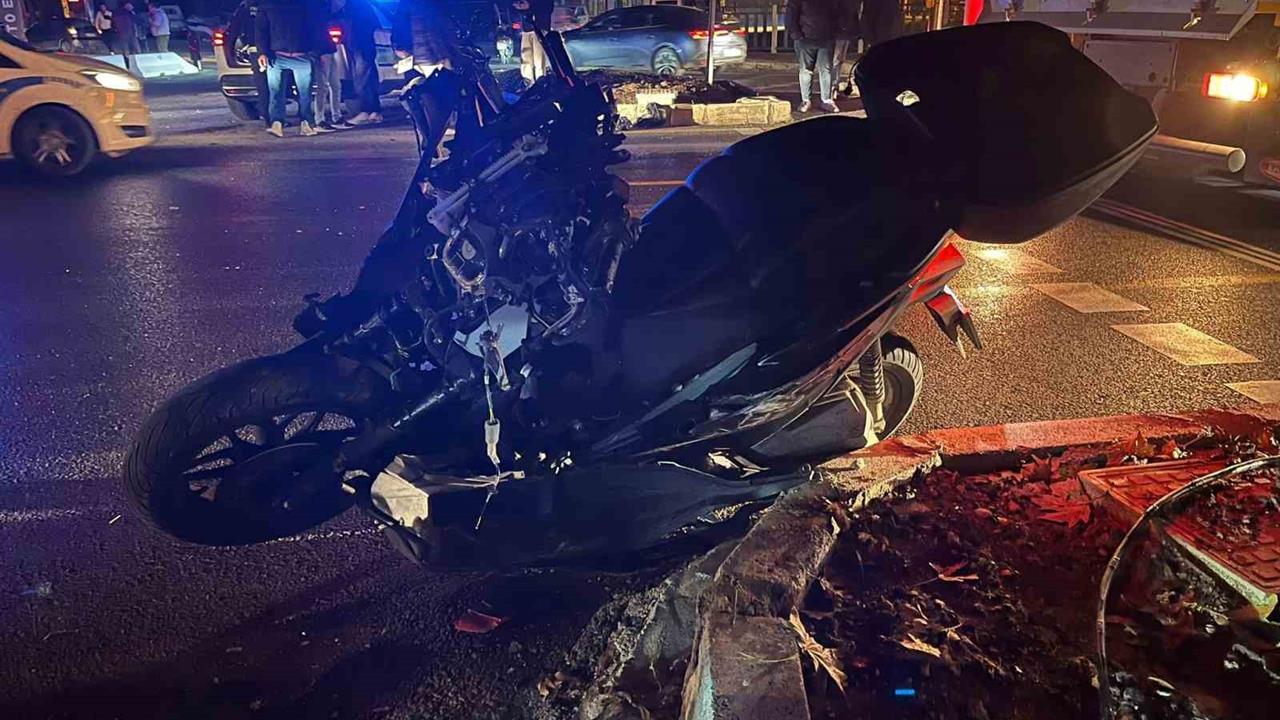 Muğla Menteşe'de Motosikletin Tıra Çarpması Sonucu 1 Kişi Hayatını Kaybetti