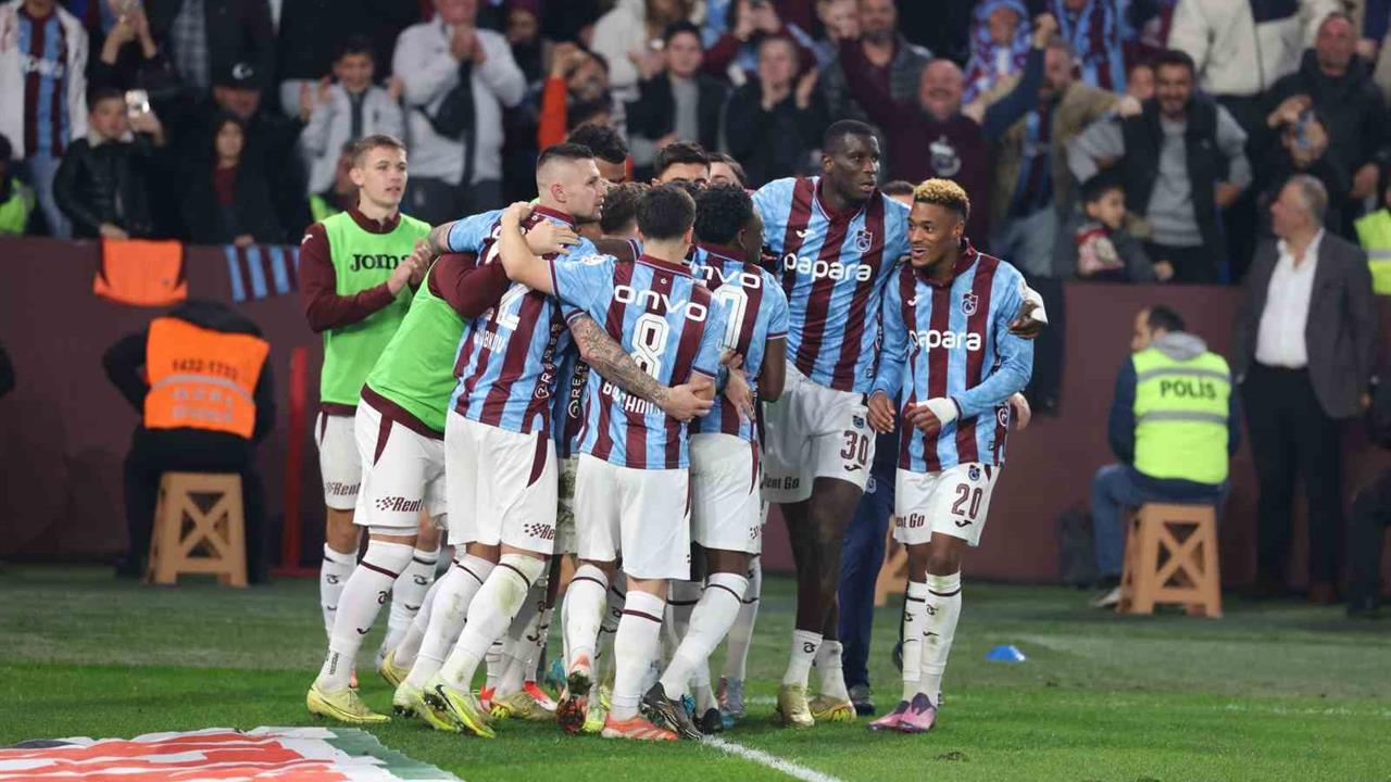 Trabzon'da Trabzonspor, İç Sahada Oynadığı 8 Maçta Yenilmedi