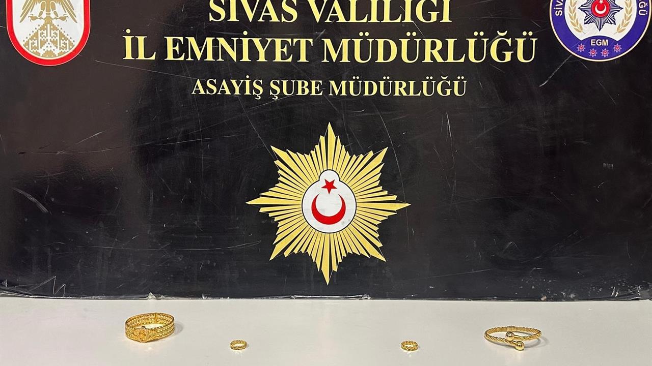 Sivas'ta Evlilik Vaadiyle 1 Milyon TL Dolandıran 3 Kişi Yakalandı