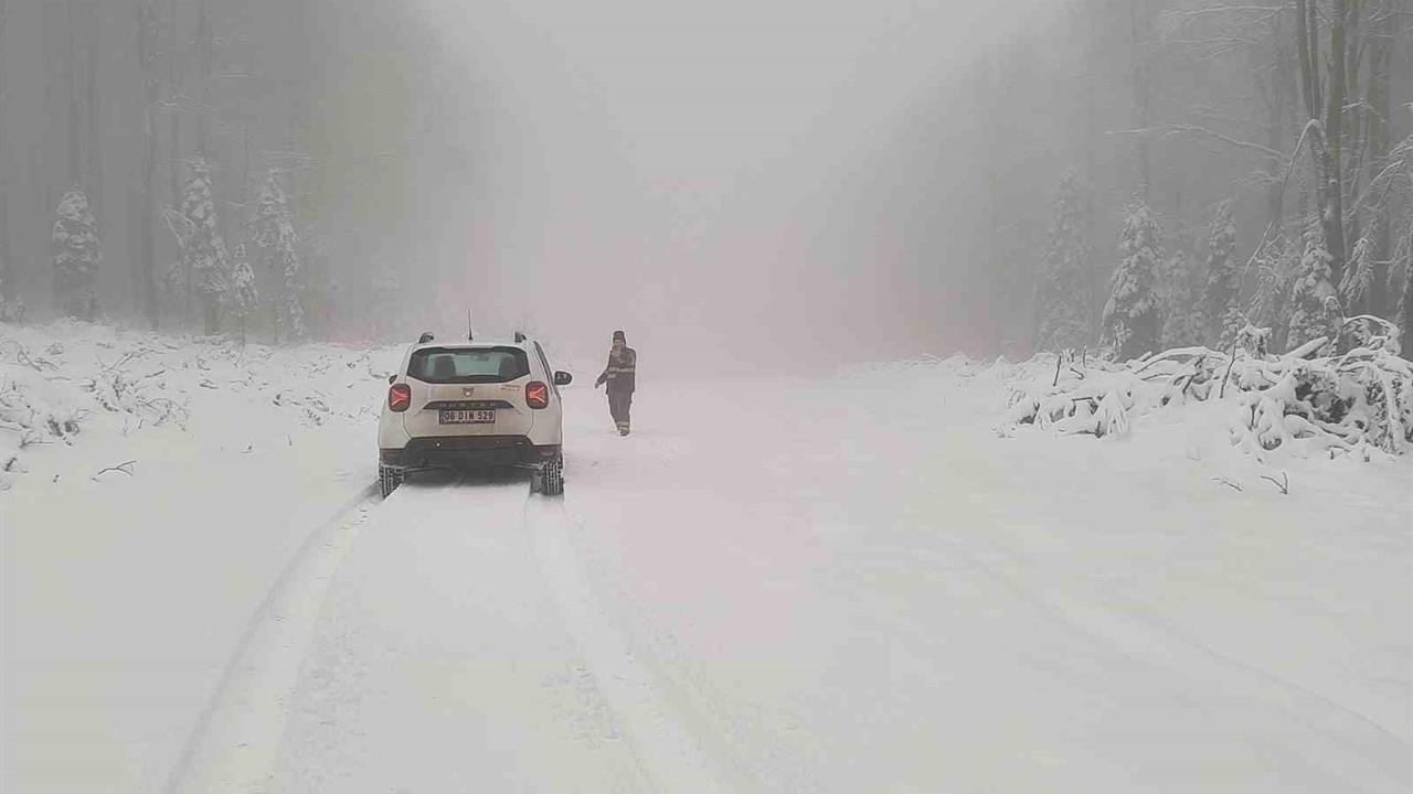 Kastamonu İnebolu'da Etkili Olan Kar Yağışı Yüksek Kesimleri Beyaza Bürüdü