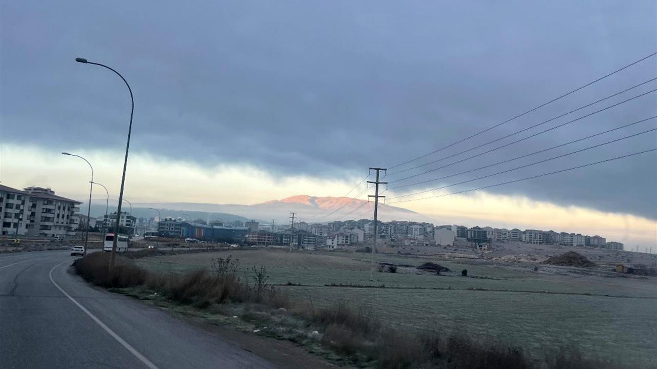 Kütahya Merkez'de Sis Öncesi Eşsiz Manzaralar Gözler Önünde