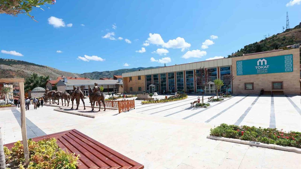 Tokat Merkez'de Üreten Kadınlar Kış Pazarı Açıldı