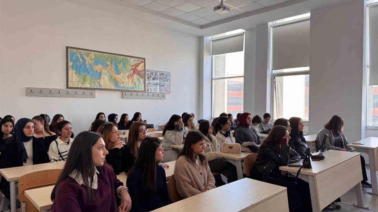 Aydın'da Lise Öğrencileri, ADÜ Kampüsünü Gezip Bilgi Edindi