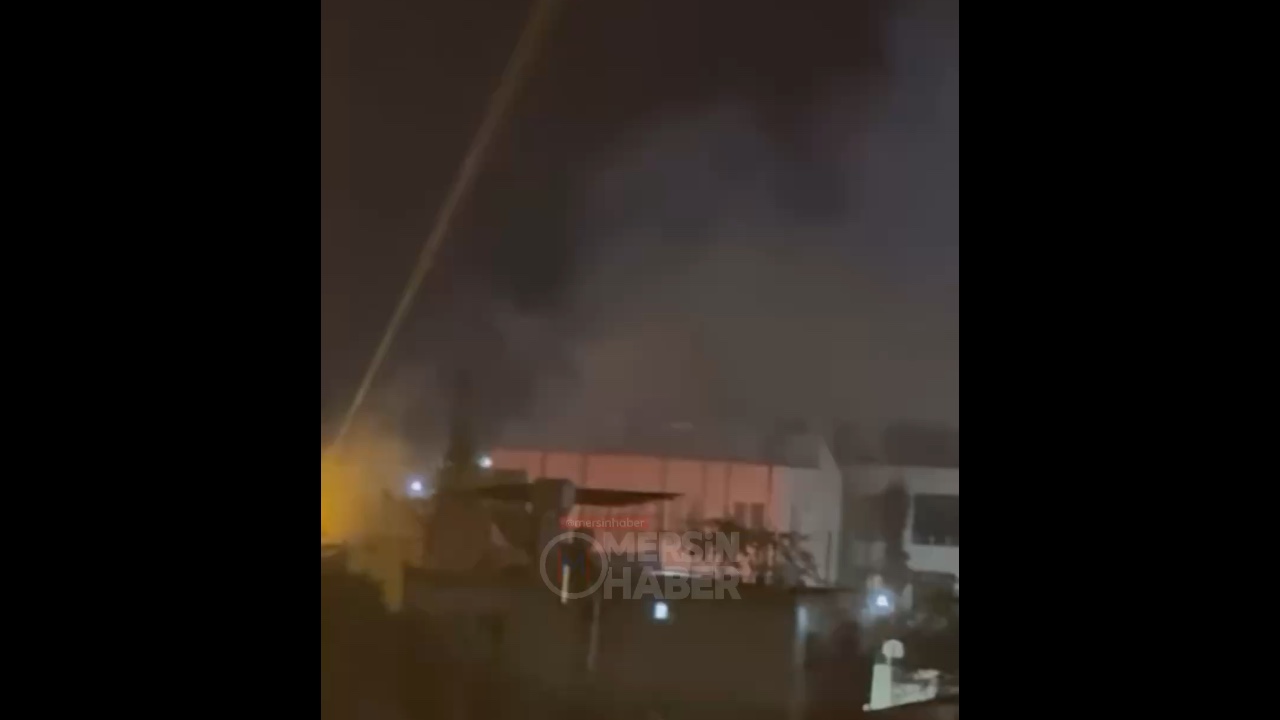 Mersin Akdeniz Karaduvar'da Çıkan Ev Yangını Kısa Sürede Söndürüldü