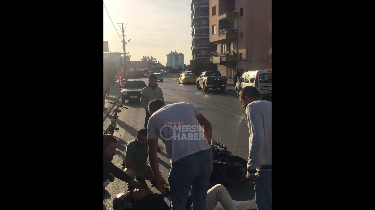 Mersin Toroslar'da Motosiklet ve Hafif Ticari Araç Çarpıştı, Sürücü Yaralandı. Video Haber