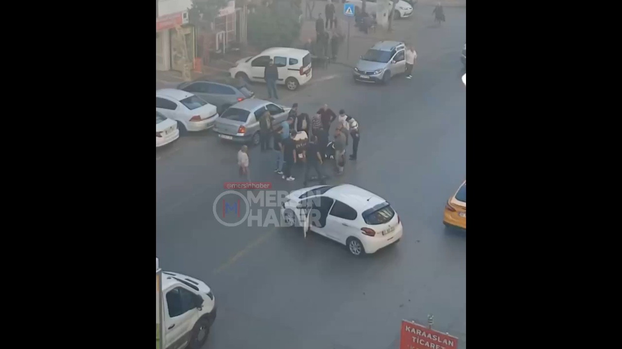 Yenişehir Pirireis Mahallesi'nde Motosiklet Kazası: Otomobil Motosikletliye Çarptı