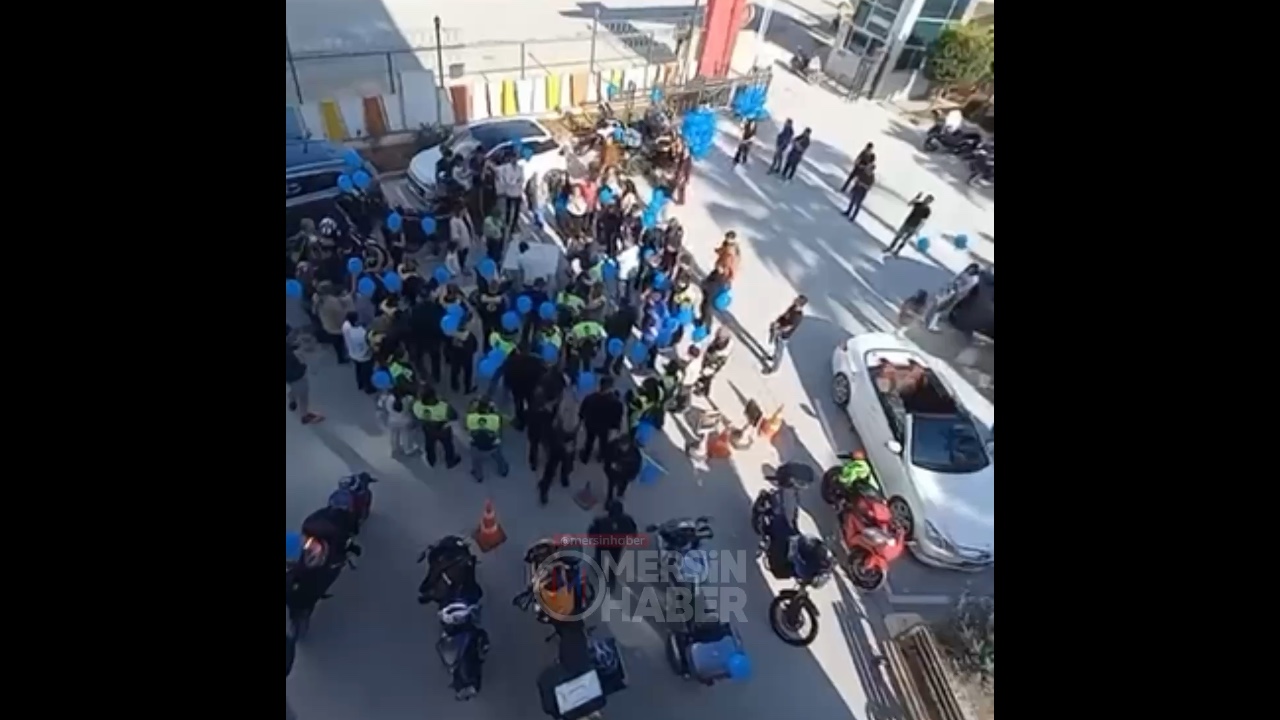 Mersin Mezitli Tece Mahallesi'nde Emir Yıldızer'in Doğum Günü İçin Motosikletli Kutlama Yapıldı.. Video Haber