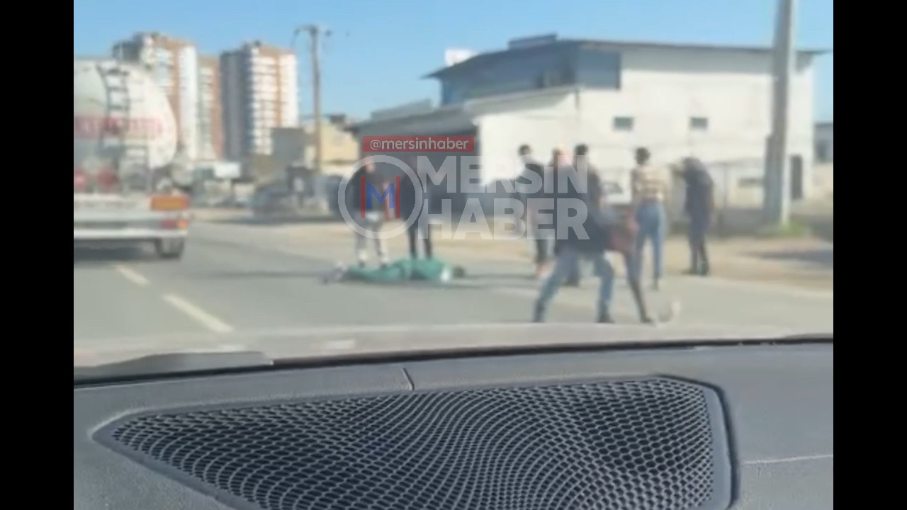 Mersin Tarsus D-400 Karayolu'nda Motosiklet Kazası Gerçekleşti.. Video Haber