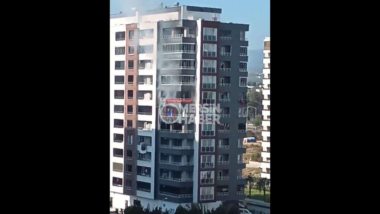Mersin Mezitli'deki Akdeniz Konutları'nda Yangın Çıktı, Can Kaybı Yok. Video Haber