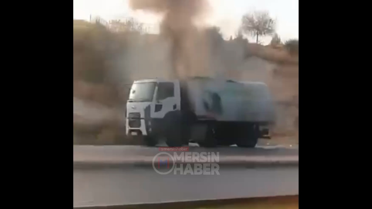 Mersin Toroslar'da Seyir Halindeki Çöp Kamyonu Alev Aldı, İtfaiye Müdahale Etti